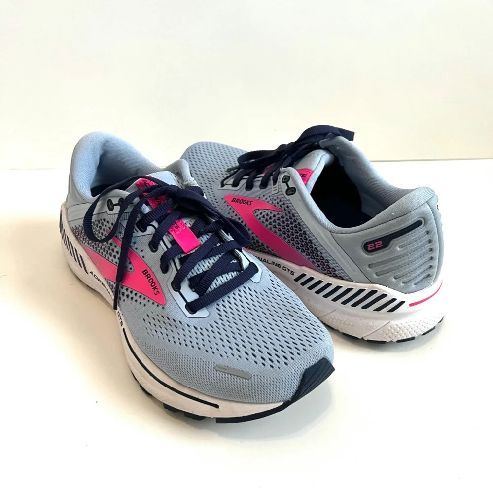 Like New Condition Brooks Women's Adrenaline GTS 22 Running Shoe, Size 9/40.5 EU - Picture 3 of 16